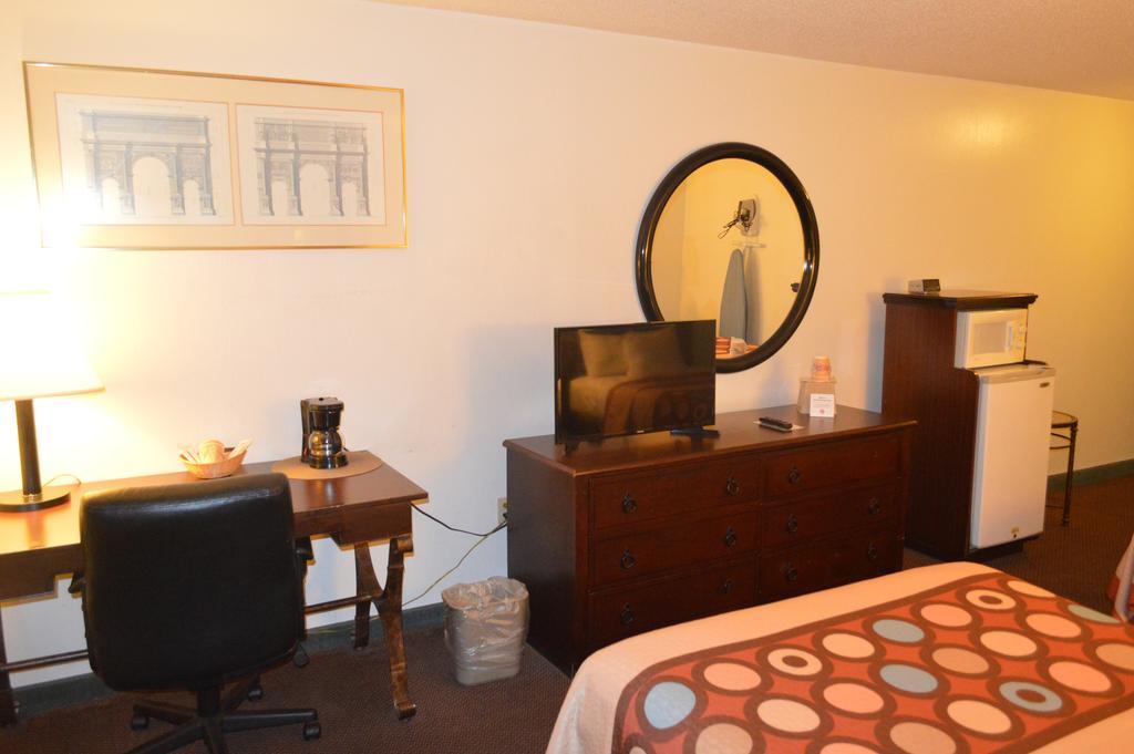 American Elite Inn Hazard Bagian luar foto