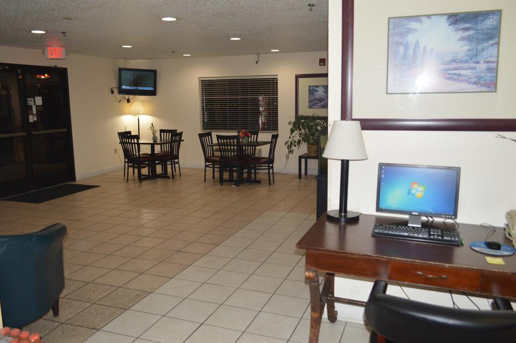 American Elite Inn Hazard Bagian luar foto