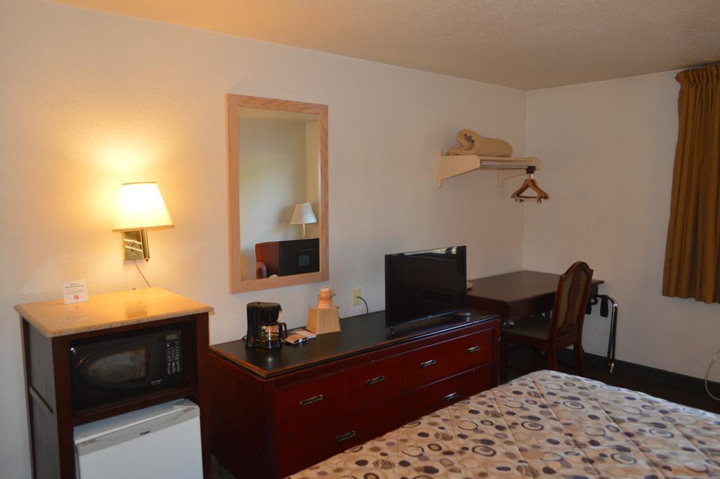 American Elite Inn Hazard Bagian luar foto