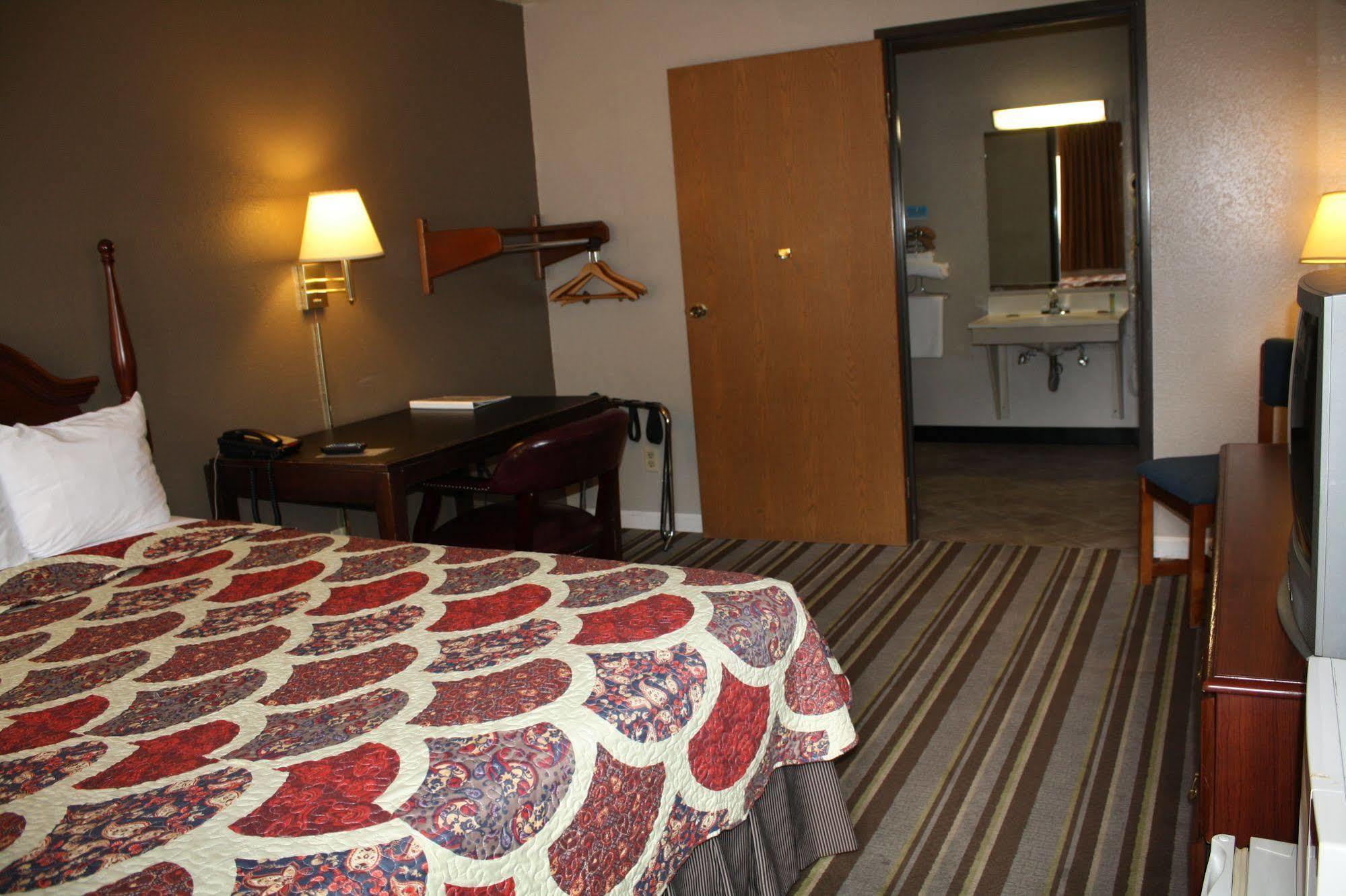 American Elite Inn Hazard Bagian luar foto
