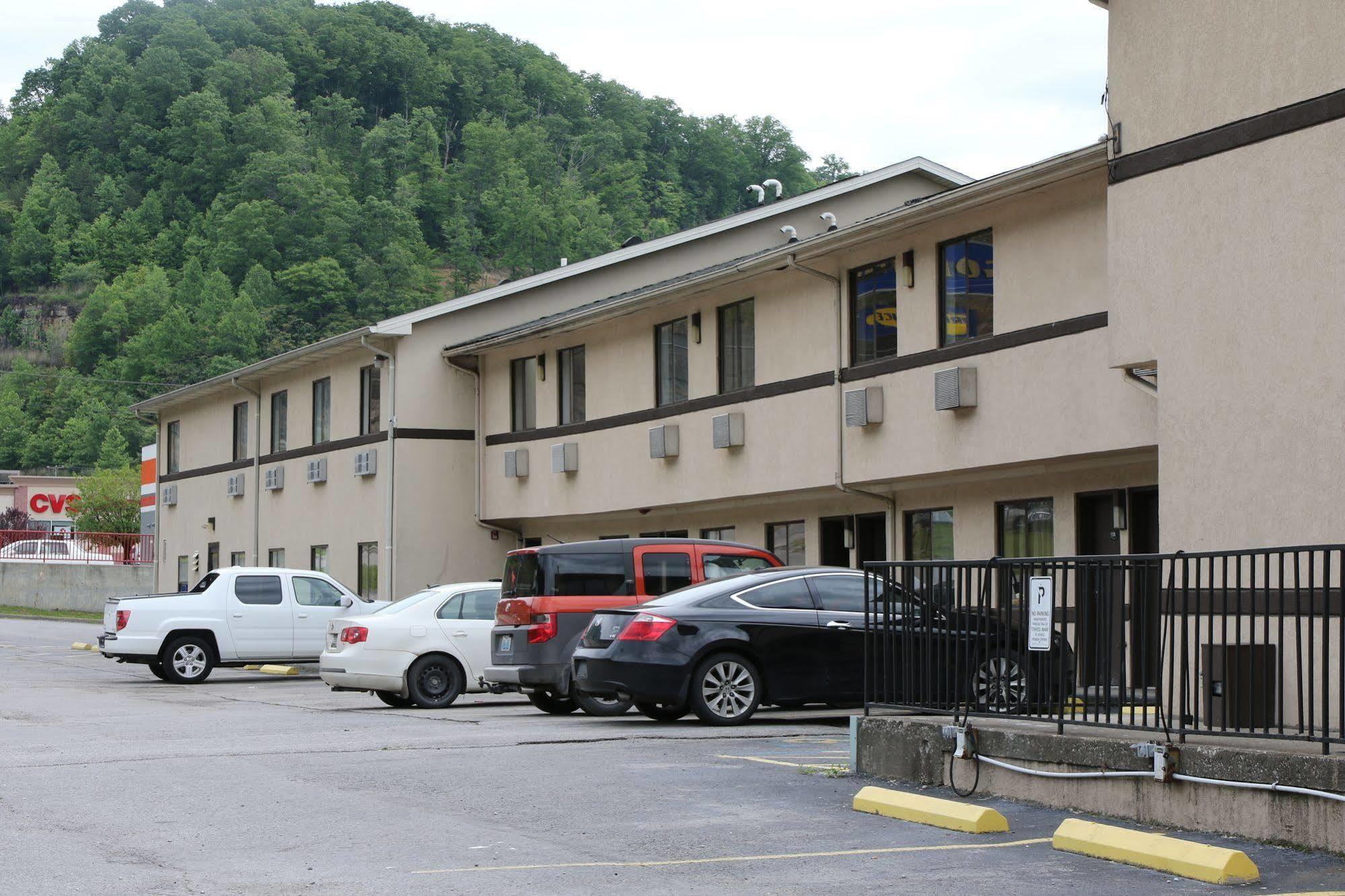 American Elite Inn Hazard Bagian luar foto
