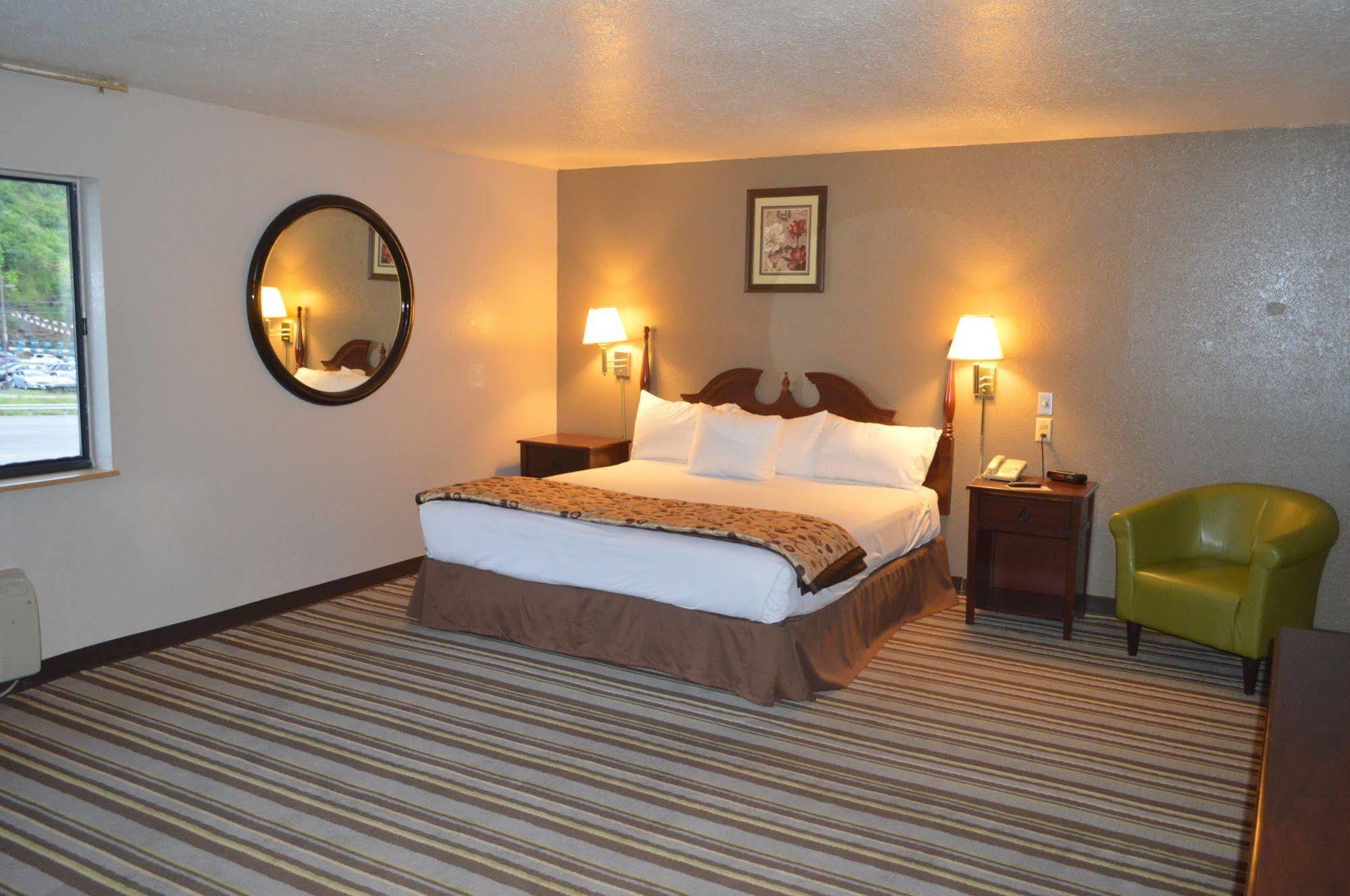 American Elite Inn Hazard Bagian luar foto